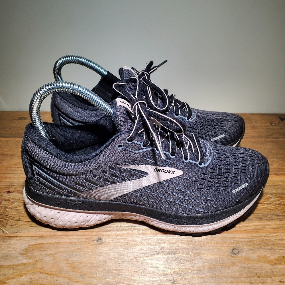 Brooks Ghost 13 Women's Road Running Shoe Size 6 Black/Pearl/Hushed Violet